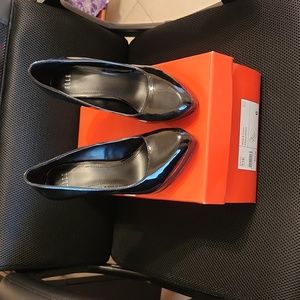Womens Elle Black Patent Leather Heels, Size 6